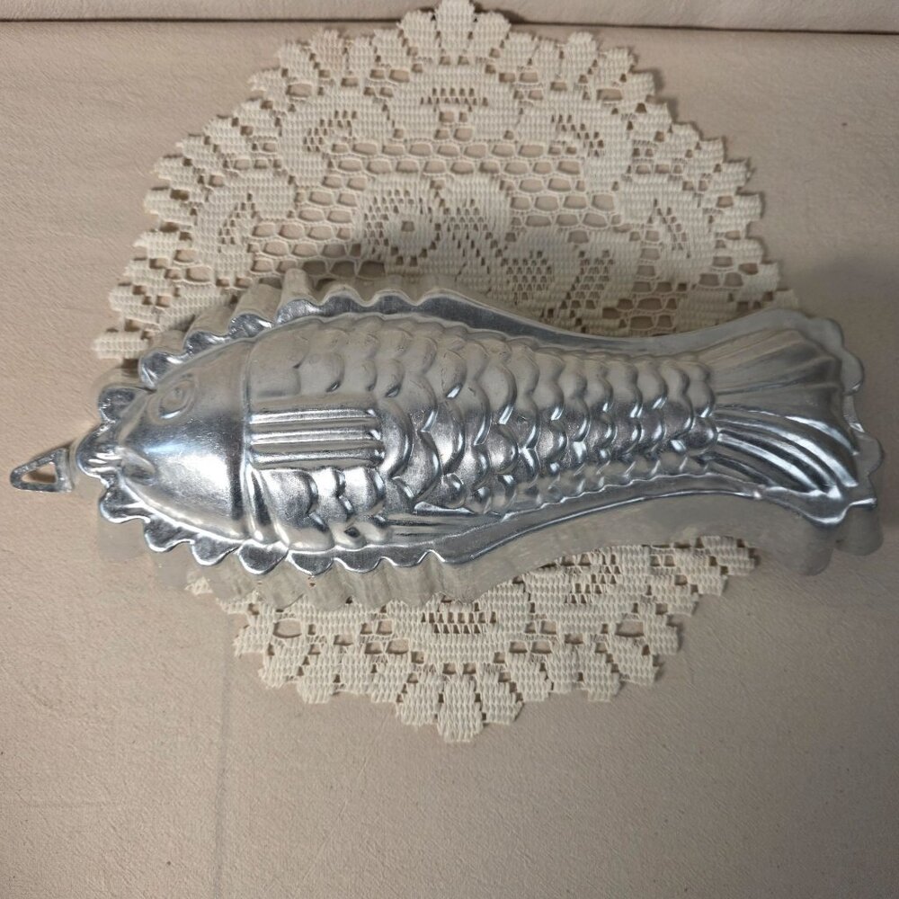 Vintage Fish Shaped Aluminum Jello Gelatin Dessert Mold 12" Long - Picture 4 of 6